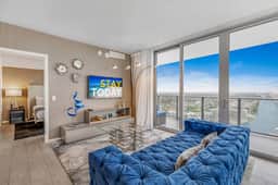 Hyde Mansion with Direct Ocean View 𝙗𝙮 𝙎𝙏𝘼𝙔-𝙏𝙊𝘿𝘼𝙔 | Hyde Beach House