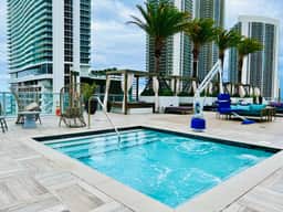Stylish Apartment with Breathtaking View 𝙗𝙮 𝙎𝙏𝘼𝙔-𝙏𝙊𝘿𝘼𝙔 | Hyde Beach House
