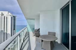 Urban Oasis in Luxury Oceanview Apartment 𝙗𝙮 𝙎𝙏𝘼𝙔-𝙏𝙊𝘿𝘼𝙔 | Lyfe resort