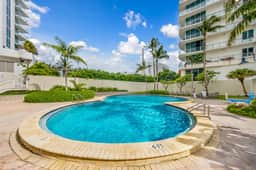 Beachfront Condo with Stunning Ocean Views 𝙗𝙮 𝙎𝙏𝘼𝙔-𝙏𝙊𝘿𝘼𝙔 | Sian Miami