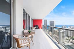 Waterfront Luxury w Ocean-view 𝙗𝙮 𝙎𝙏𝘼𝙔-𝙏𝙊𝘿𝘼𝙔 | Beachwalk Penthouse
