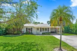• Delray Beach Escape with Modern Style & Comfort - Two-Bedroom House - Holiday Home