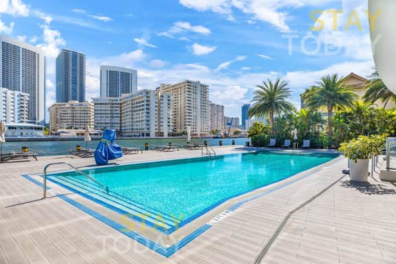 Waterfront Resort Home 𝙗𝙮 𝙎𝙏𝘼𝙔-𝙏𝙊𝘿𝘼𝙔 | Beachwalk