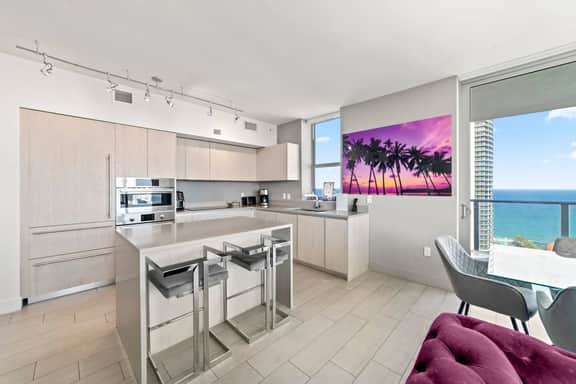 Luxury Oceanview Apartment 𝙗𝙮 𝙎𝙏𝘼𝙔-𝙏𝙊𝘿𝘼𝙔 | Hyde Beach House