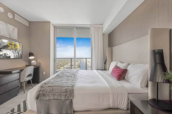 Stylish Apartment with Breathtaking View 𝙗𝙮 𝙎𝙏𝘼𝙔-𝙏𝙊𝘿𝘼𝙔 | Hyde Beach House