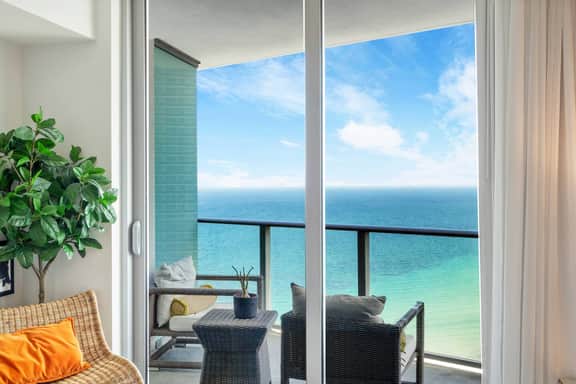Paradise on the Coast 𝙗𝙮 𝙎𝙏𝘼𝙔-𝙏𝙊𝘿𝘼𝙔 | Gorgeous Oceanfront Condo