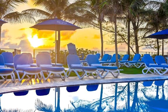 Dreamy Beach Views 𝙗𝙮 𝙎𝙏𝘼𝙔-𝙏𝙊𝘿𝘼𝙔 | Marenas Penthouse