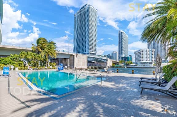 Oceanside Escape VIP-Tower 𝙗𝙮 𝙎𝙏𝘼𝙔-𝙏𝙊𝘿𝘼𝙔 | Beachwalk Resort - Image 2