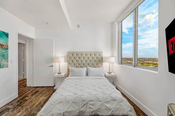 Sunset Bliss by the Ocean 𝙗𝙮 𝙎𝙏𝘼𝙔-𝙏𝙊𝘿𝘼𝙔 | Beachwalk Penthouse - Image 3
