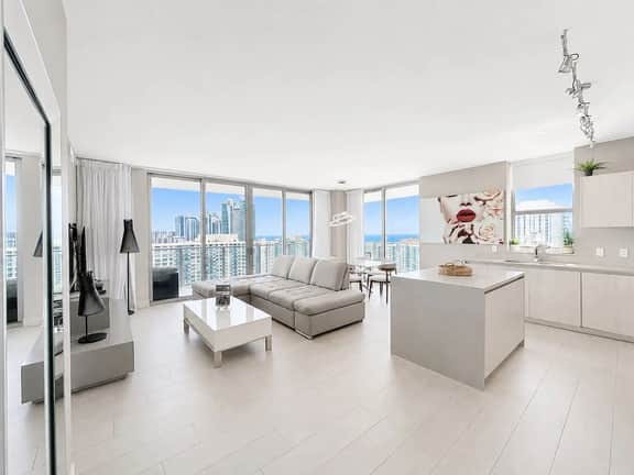 Ocean View Resort 𝙗𝙮 𝙎𝙏𝘼𝙔-𝙏𝙊𝘿𝘼𝙔 | Hyde Beach House - Image 5