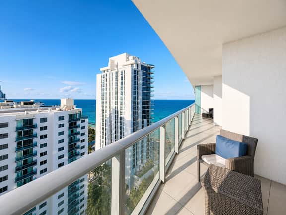Modern Coastal Escape 𝙗𝙮 𝙎𝙏𝘼𝙔-𝙏𝙊𝘿𝘼𝙔 | Lyfe Resort - Image 5