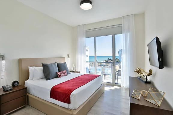 Luxury Resort with Ocean View 𝙗𝙮 𝙎𝙏𝘼𝙔-𝙏𝙊𝘿𝘼𝙔 | Hollywood