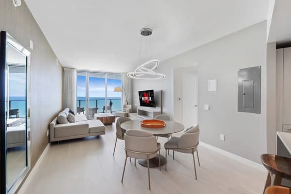Luxury Oceanview Condo 𝙗𝙮 𝙎𝙏𝘼𝙔-𝙏𝙊𝘿𝘼𝙔 | Lyfe resort