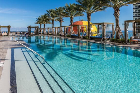 Stylish Apartment by the Ocean 𝙗𝙮 𝙎𝙏𝘼𝙔-𝙏𝙊𝘿𝘼𝙔 | Lyfe resort