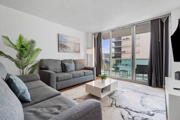 Beachfront Condo with Stunning Ocean Views 𝙗𝙮 𝙎𝙏𝘼𝙔-𝙏𝙊𝘿𝘼𝙔 | Sian Miami
