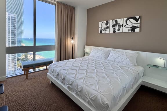 Dreamy Beach Views 𝙗𝙮 𝙎𝙏𝘼𝙔-𝙏𝙊𝘿𝘼𝙔 | Marenas Penthouse